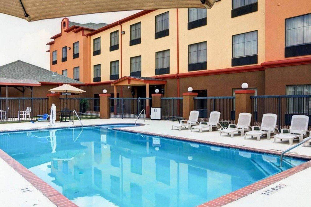 Springwood Suites Houston Iah - Beltway 8 Buitenkant foto