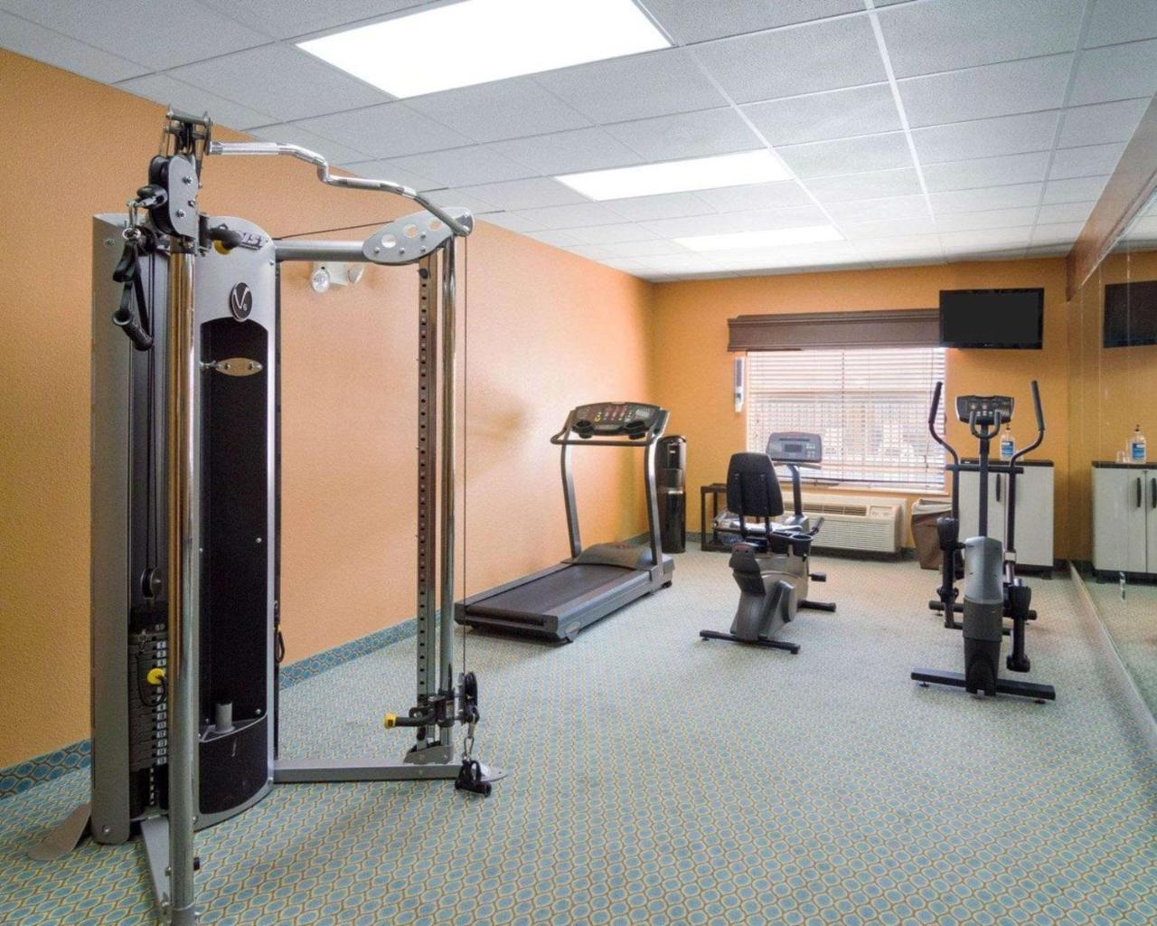 Springwood Suites Houston Iah - Beltway 8 Buitenkant foto
